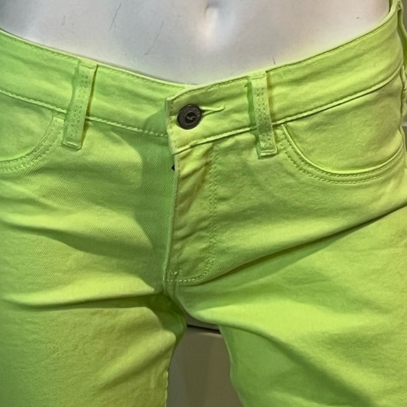 Hollister. Lime Green. Jeans. Size. 29 x 29. Or 9R. Skinny. Stretch. Ankle. - Picture 2 of 5
